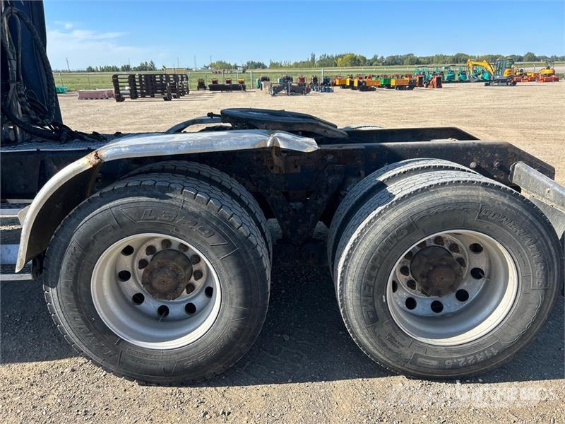 Kenworth T800 Sadulveokid