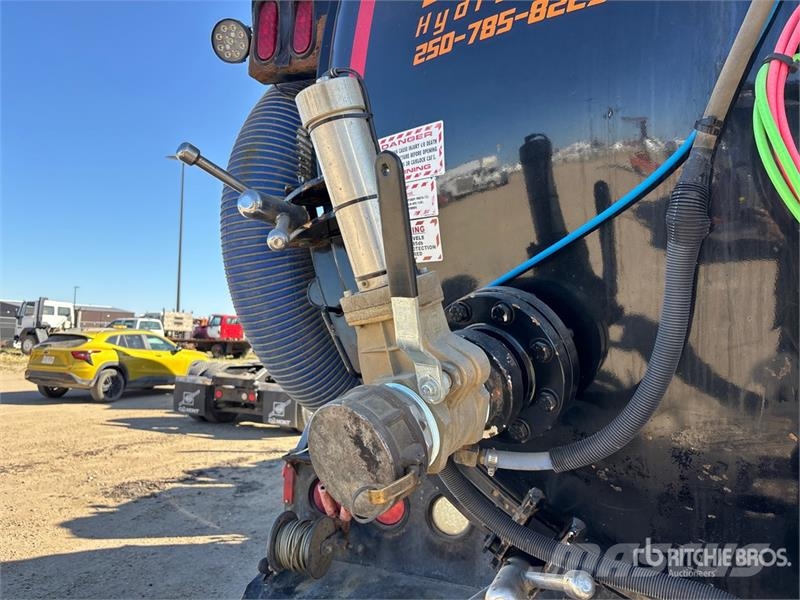 Kenworth T800 Combi / vacuum trucks