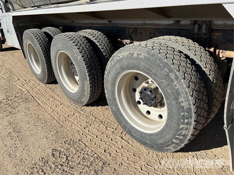 Kenworth T800 صهاريج مياه