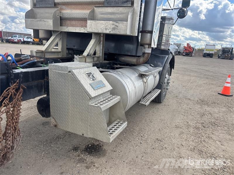 Kenworth T800 牵引车