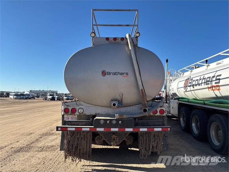 Kenworth T800 صهاريج مياه