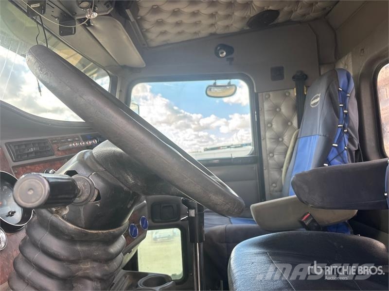 Kenworth T800 牵引车