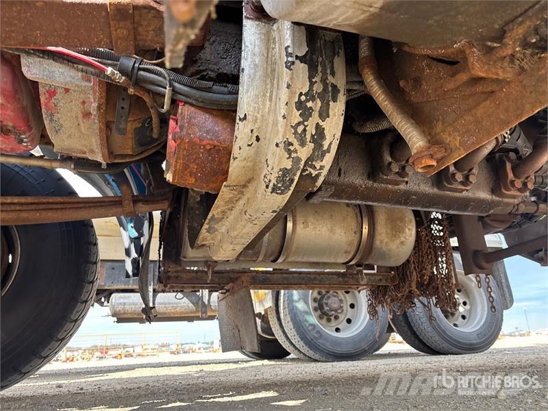 Kenworth T800 شاحنات أشجار