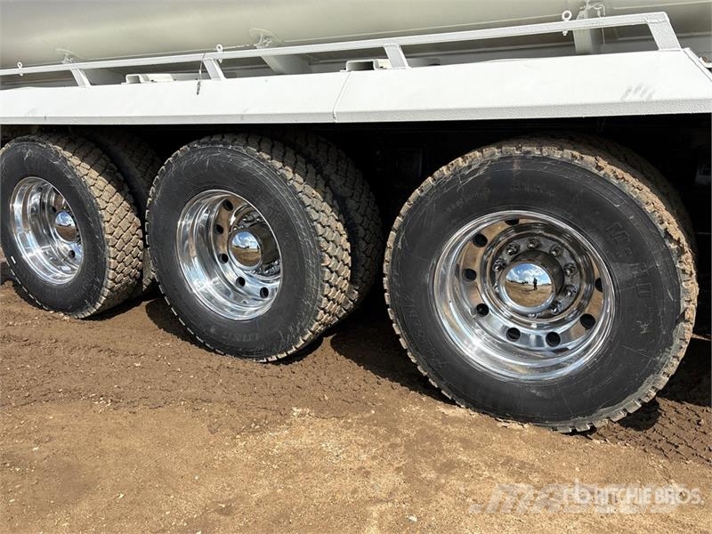 Kenworth T800 صهاريج مياه