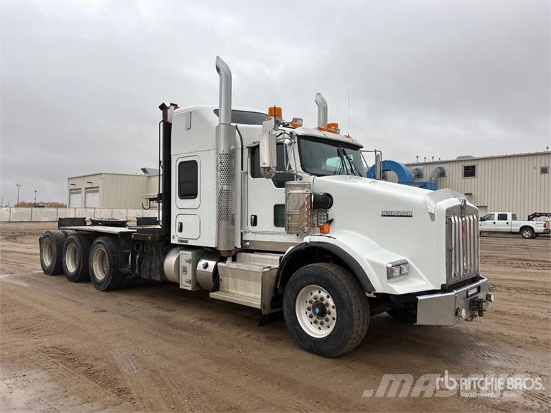 Kenworth T800 Pagalbos kelyje automobiliai