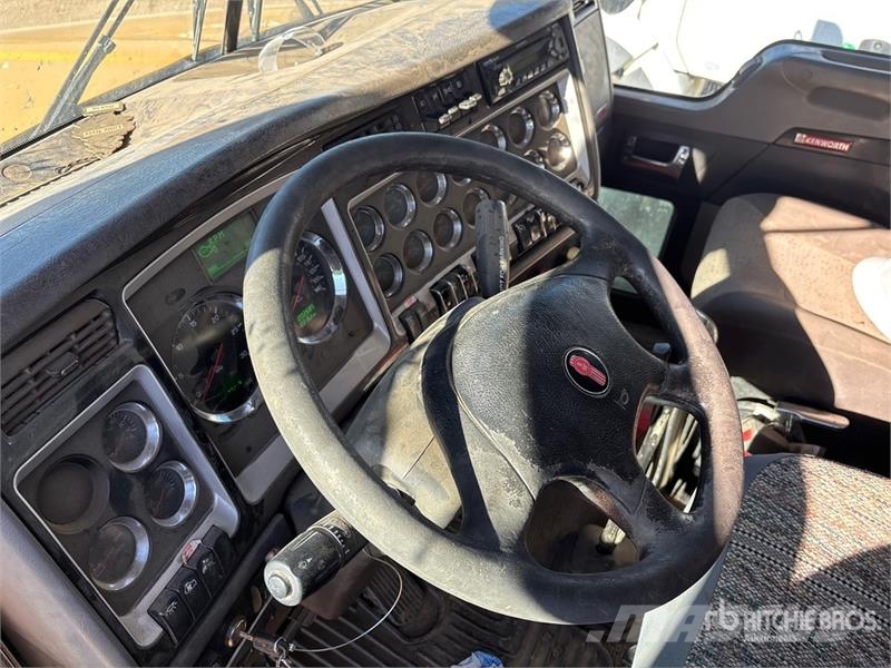 Kenworth T800 صهاريج مياه