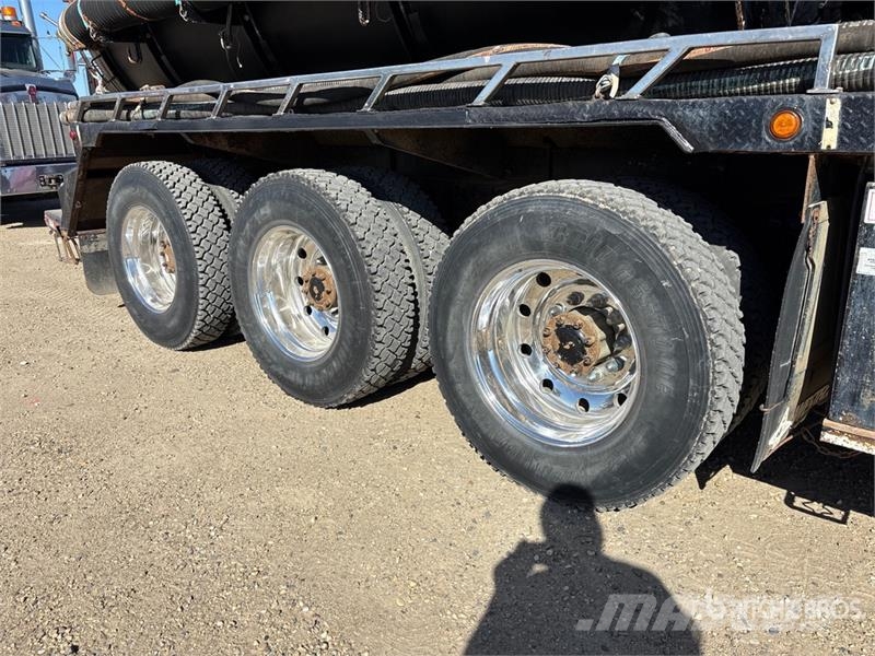 Kenworth T800 Combi / vacuum trucks