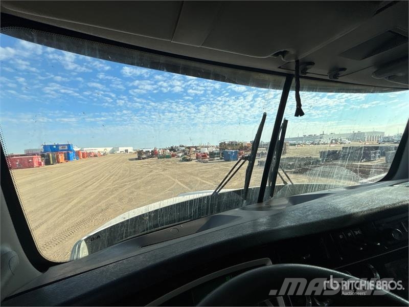 Kenworth T800 شاحنات الرافعات