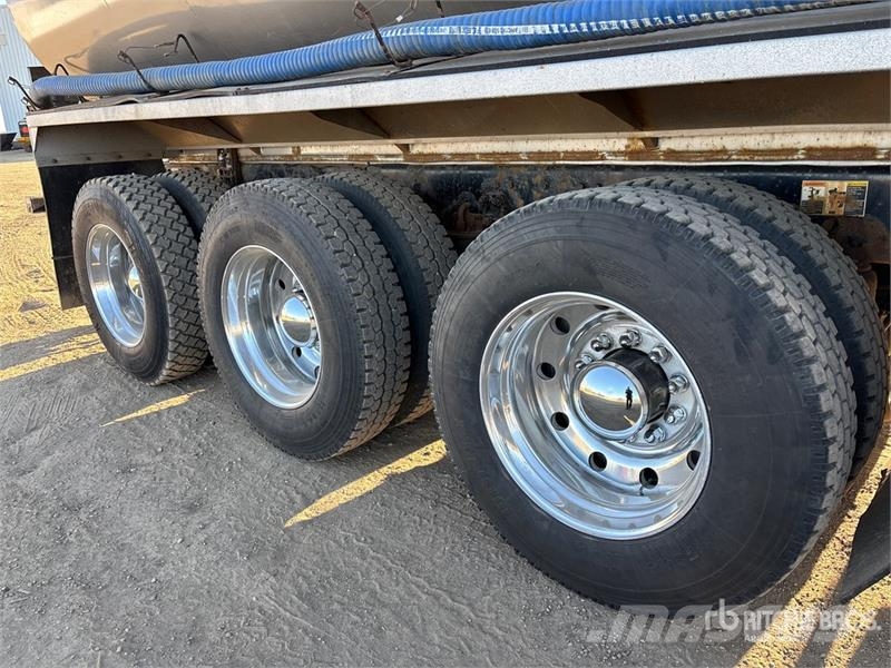 Kenworth T800 صهاريج مياه