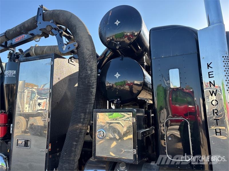 Kenworth T800 콤비/진공 트럭