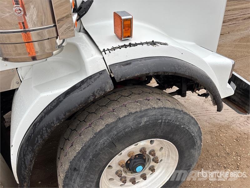 Kenworth T800 Pagalbos kelyje automobiliai