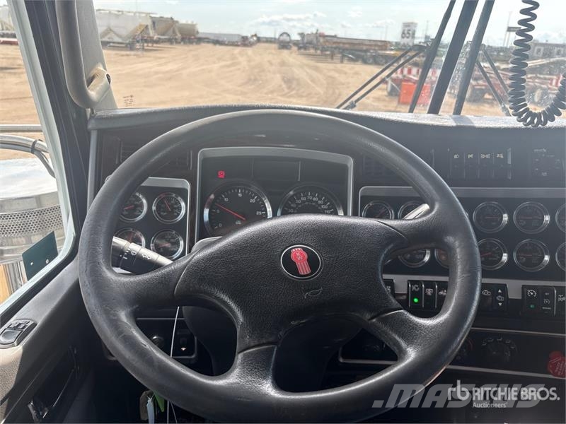 Kenworth T800 شاحنات الرافعات