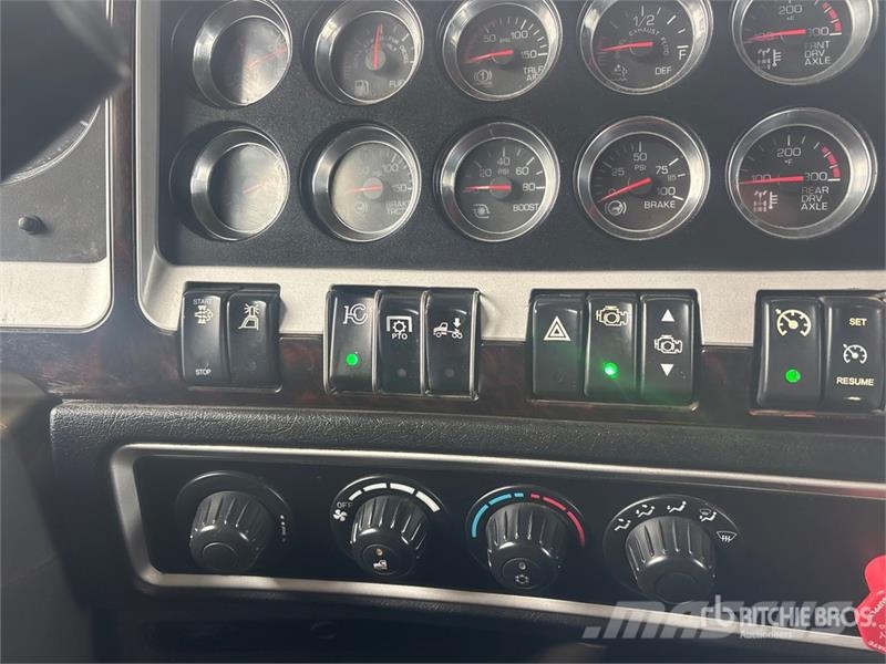 Kenworth T800 صهاريج مياه