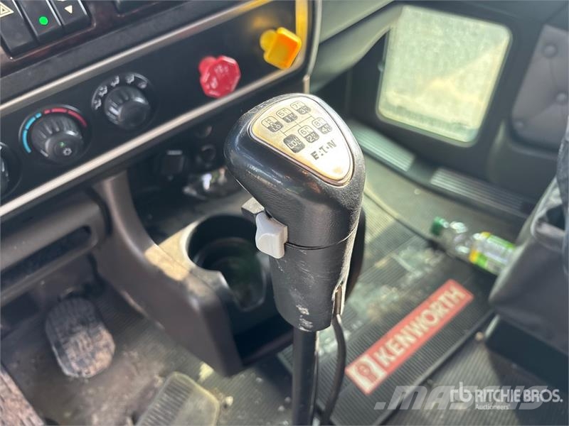 Kenworth T800 شاحنات الرافعات