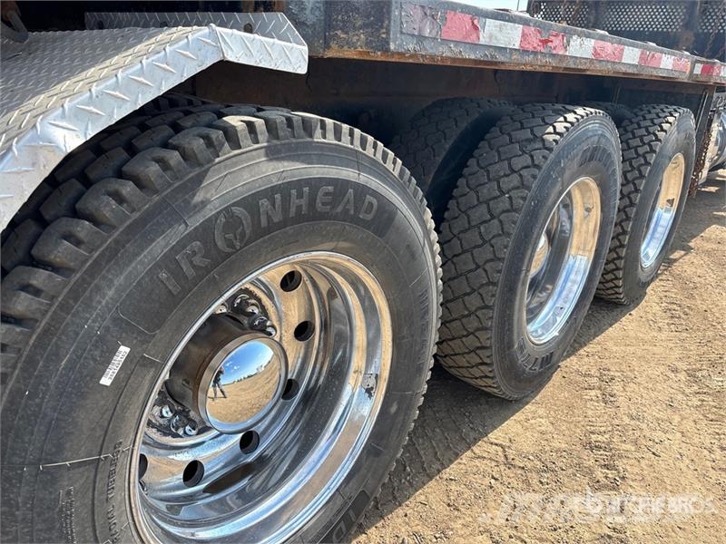 Kenworth T800 شاحنات الرافعات