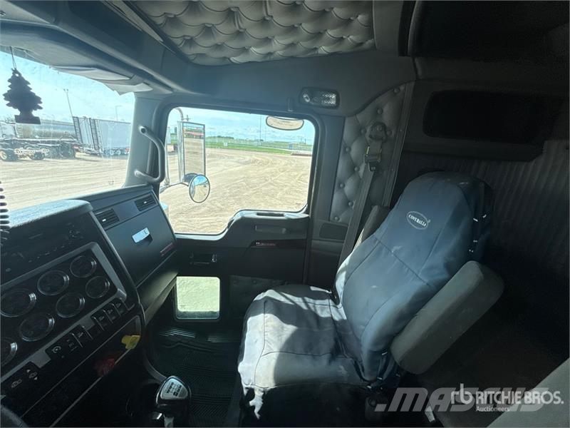 Kenworth T800 شاحنات الرافعات