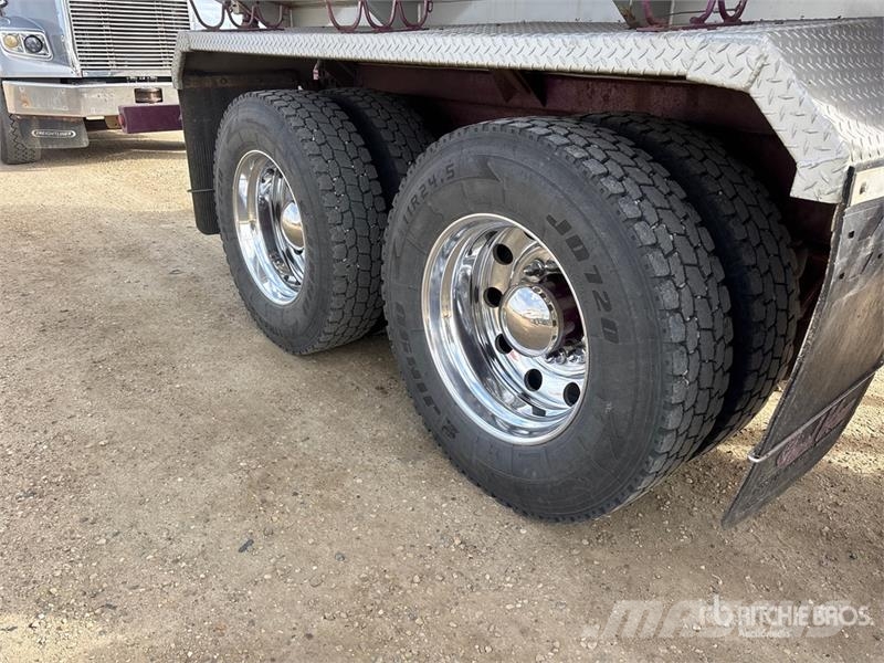 Kenworth T800 Andere Fahrzeuge