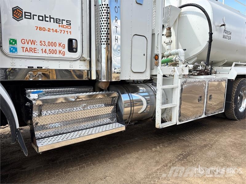 Kenworth T800 صهاريج مياه