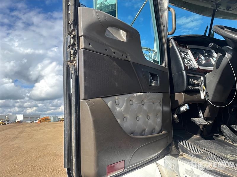 Kenworth T800 شاحنات الرافعات