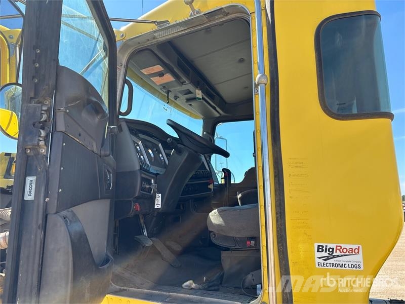 Kenworth T800 كابينة والداخلية