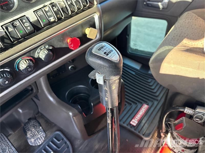 Kenworth T800 صهاريج مياه