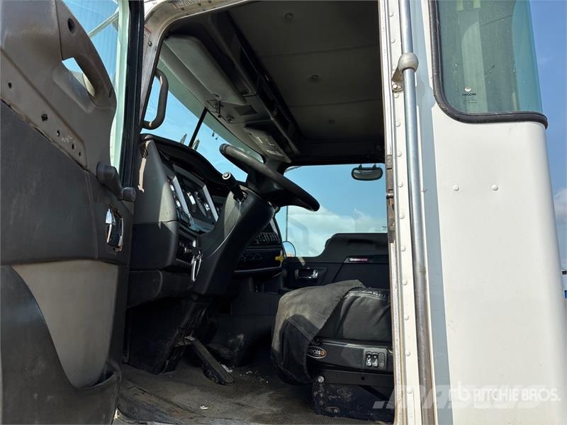 Kenworth T800 Cabinas e interior