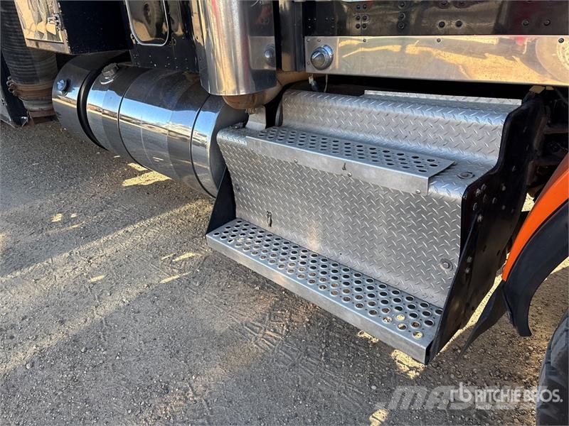 Kenworth T800 콤비/진공 트럭