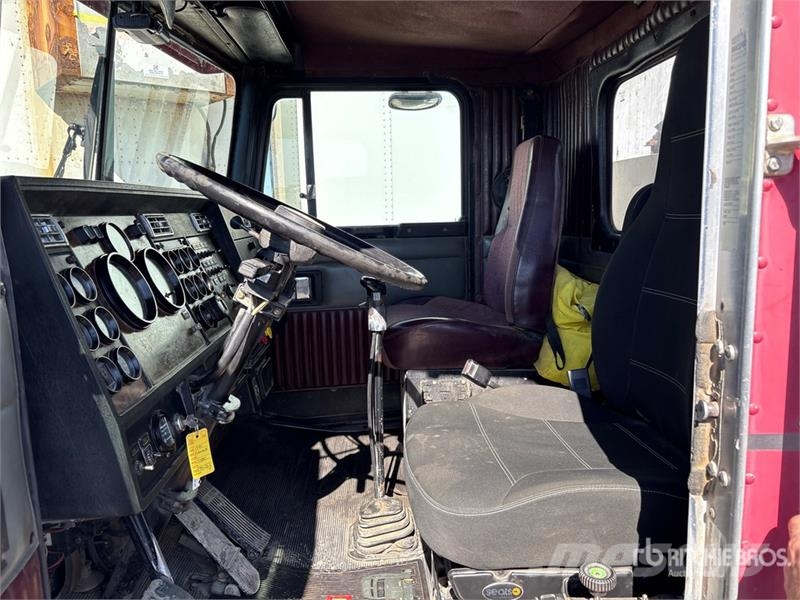 Kenworth T800 Lastbiler med tip
