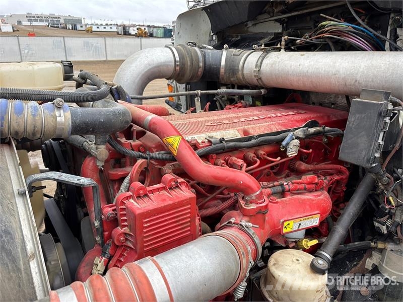 Kenworth T800 Pagalbos kelyje automobiliai