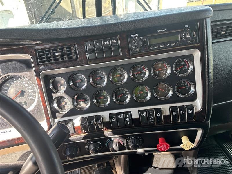 Kenworth T800 شاحنات الرافعات