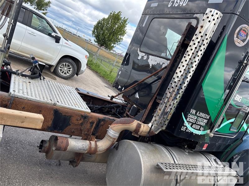 Kenworth T800 Sadulveokid