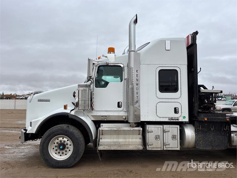 Kenworth T800 Pagalbos kelyje automobiliai