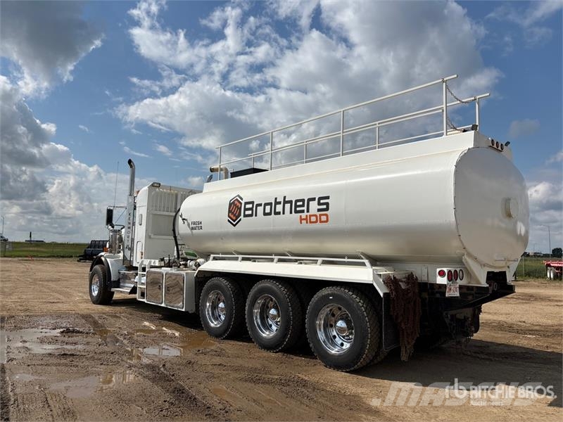 Kenworth T800 صهاريج مياه