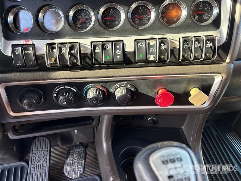 Kenworth T800 صهاريج مياه