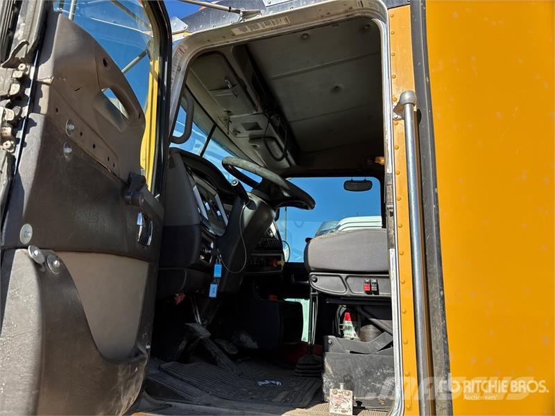 Kenworth T800 صهاريج مياه