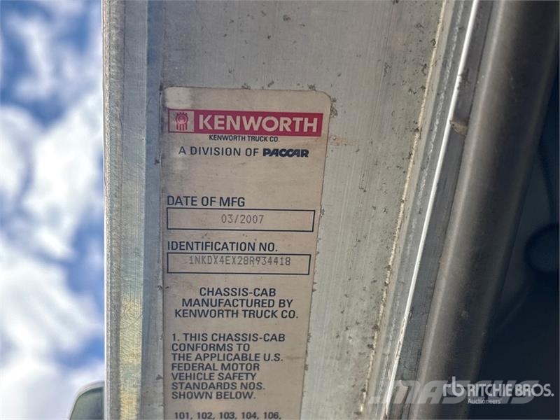 Kenworth T800 شاحنات أشجار