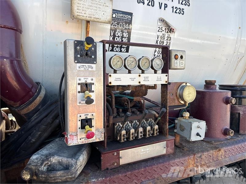 Kenworth T800 Kombinētās vakumsūkņa mašīnas