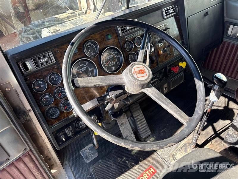 Kenworth T800 Lastbiler med tip