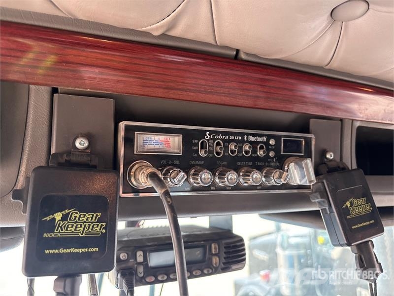 Kenworth T800 شاحنات أشجار