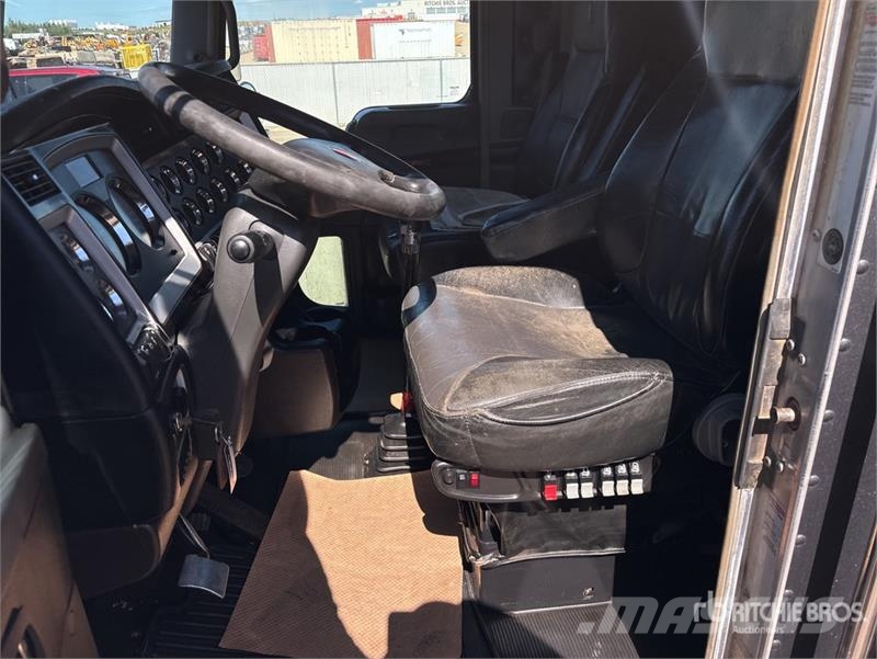 Kenworth T800 Тягачі
