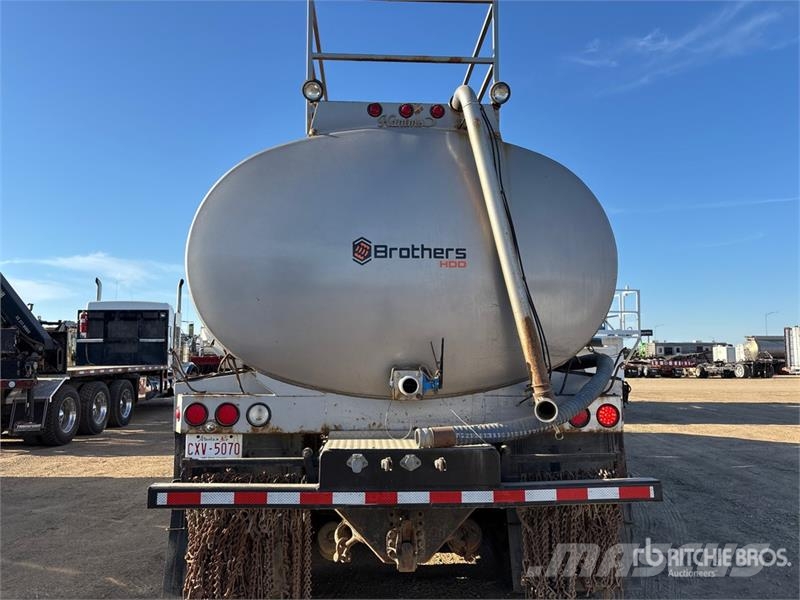 Kenworth T800 صهاريج مياه