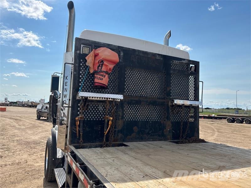 Kenworth T800 شاحنات الرافعات