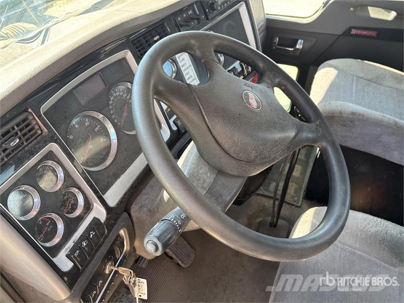 Kenworth T800 كابينة والداخلية