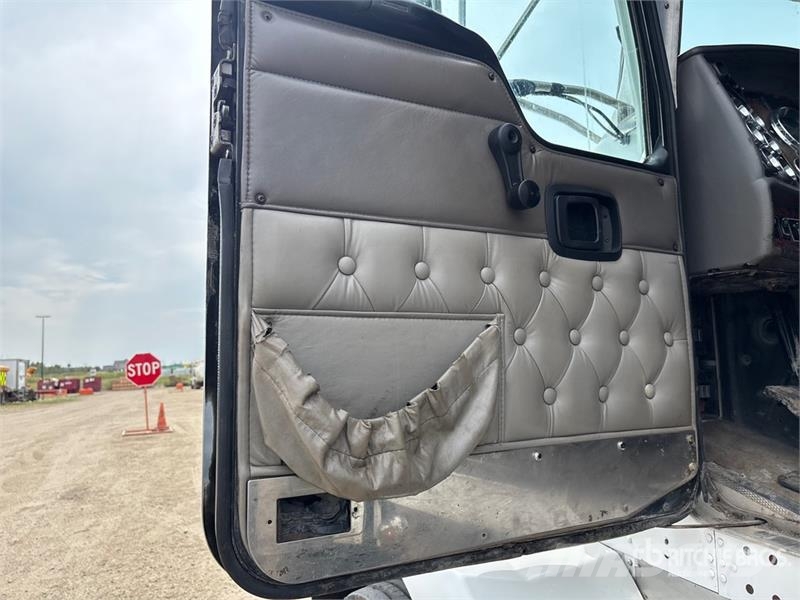 Kenworth T800 Vetopöytäautot