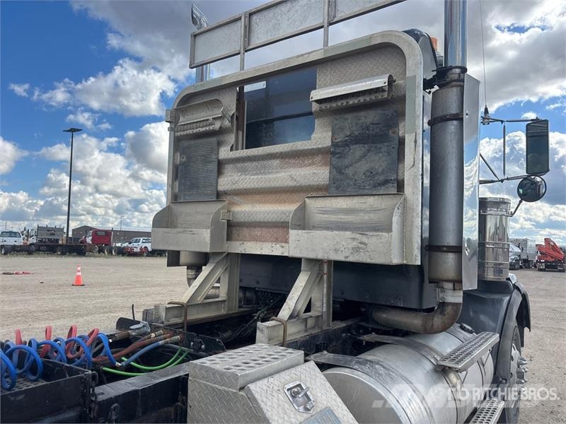 Kenworth T800 牵引车