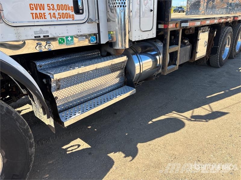 Kenworth T800 شاحنات الرافعات