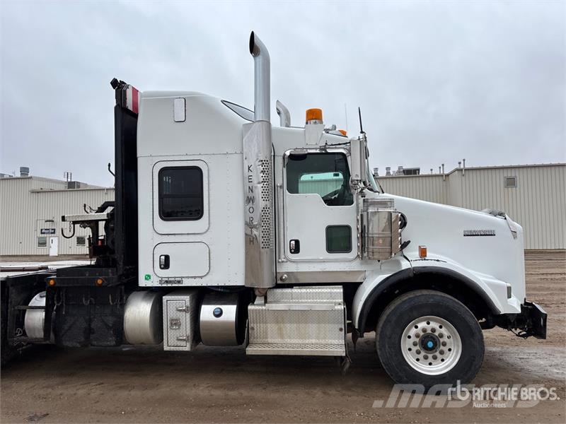 Kenworth T800 Pagalbos kelyje automobiliai