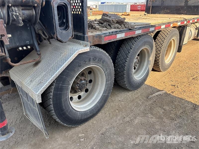 Kenworth T800 شاحنات الرافعات