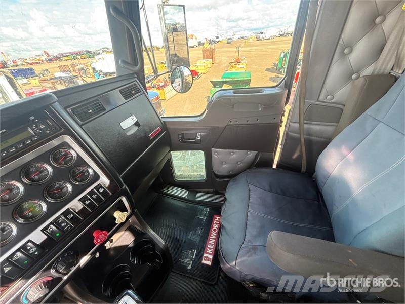 Kenworth T800 شاحنات الرافعات