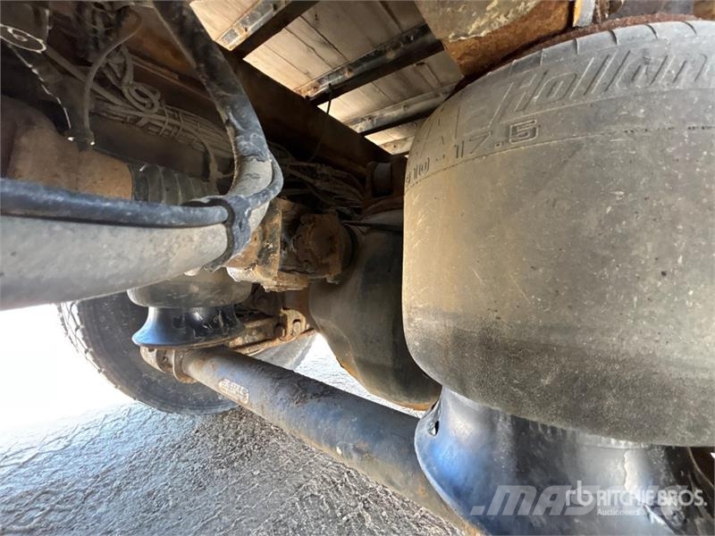 Kenworth T800 شاحنات الرافعات